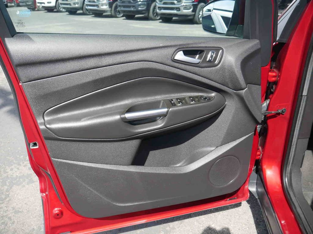 Used 2014 Ford Escape SE w/ Equipment Group 201A image 18