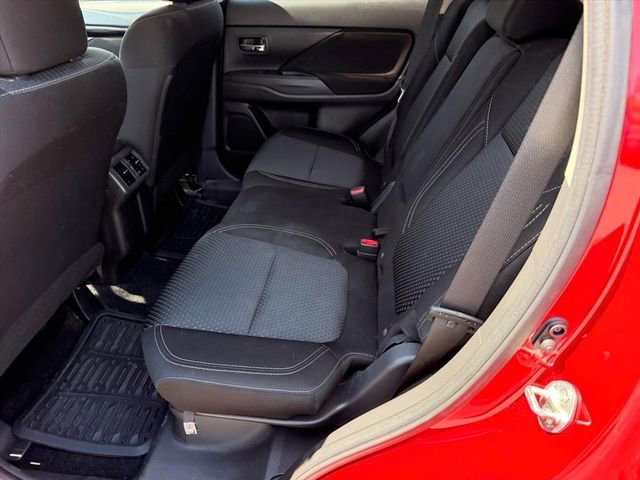 Used 2020 Mitsubishi Outlander AWD image 10