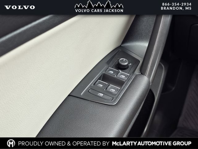 Used 2021 Volkswagen Tiguan SE w/ Panoramic Sunroof Package FWD image 16