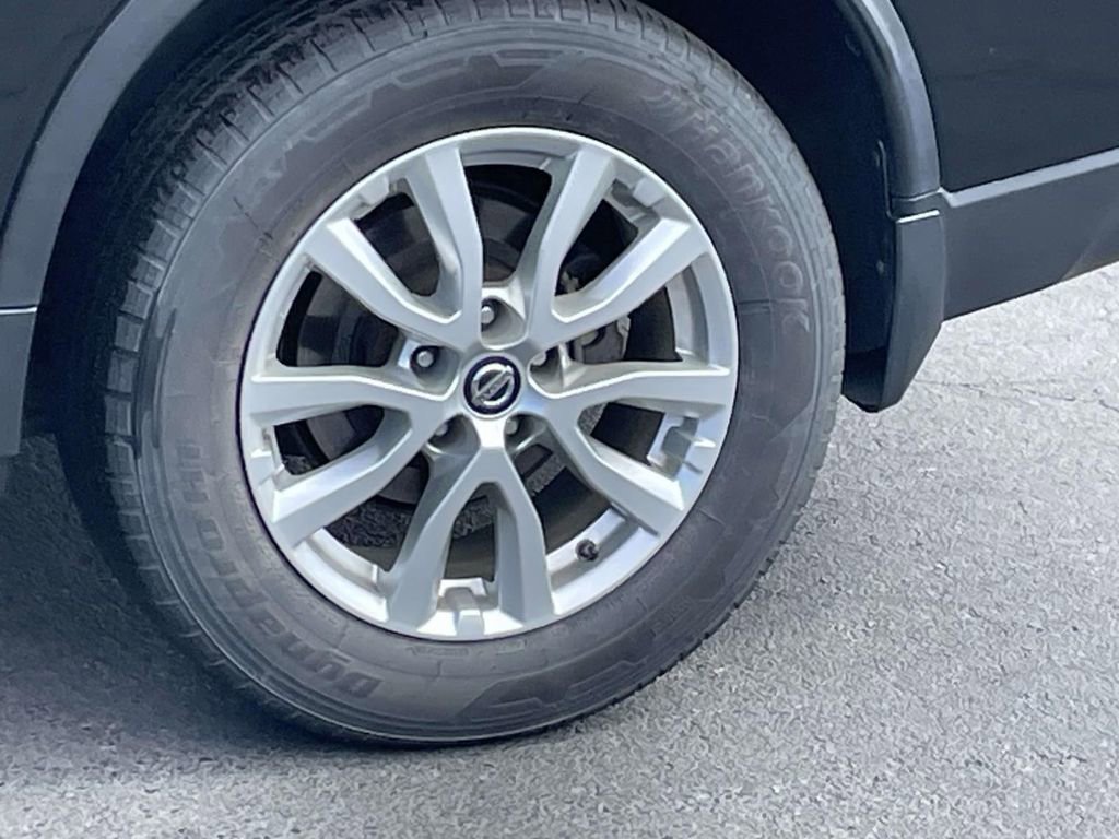 Used 2019 Nissan Rogue S w/ Special Edition Package image 19