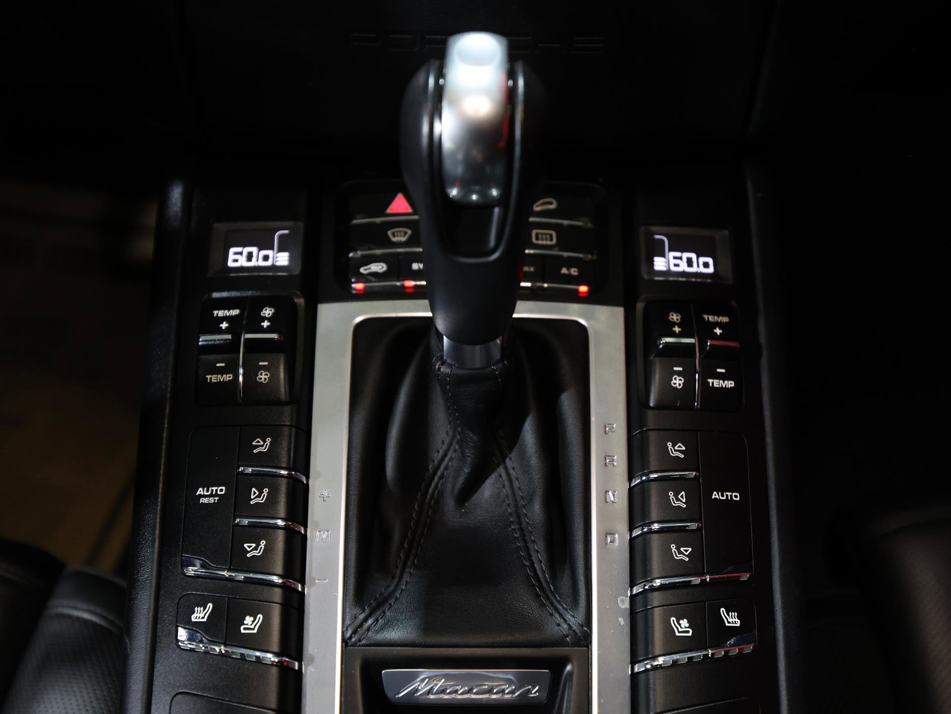 Used 2015 Porsche Macan Turbo AWD/4WD image 21