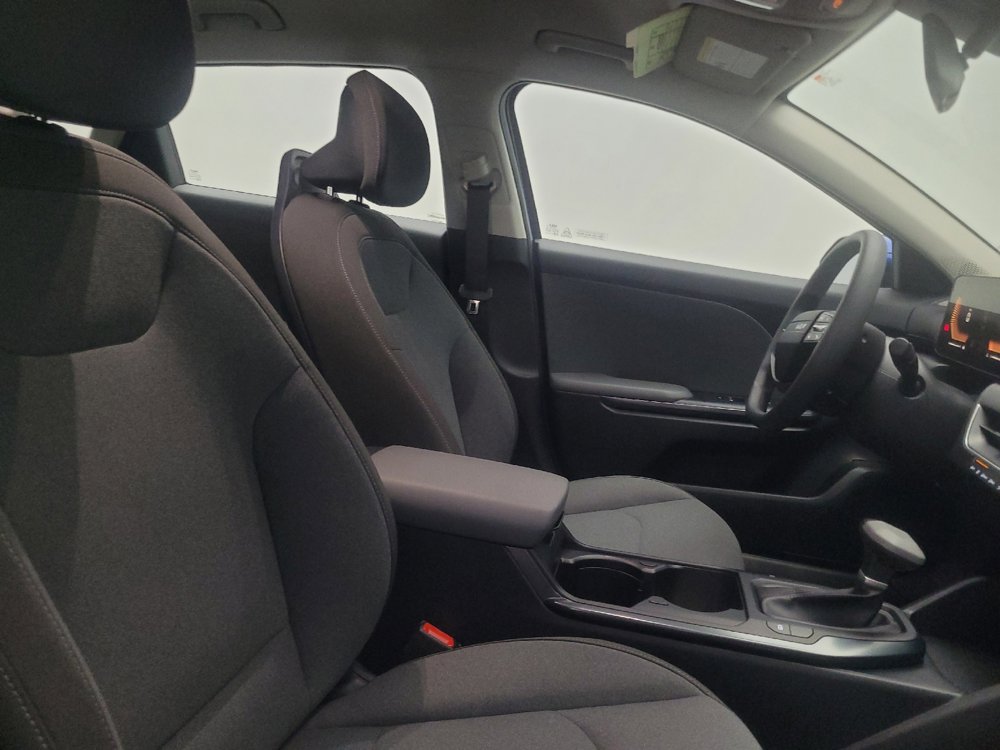 Used 2025 Kia K4 FWD image 21