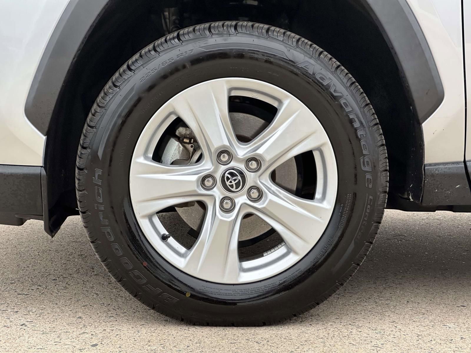 Used 2020 Toyota RAV4 XLE w/ All Weather Liner Package image 7