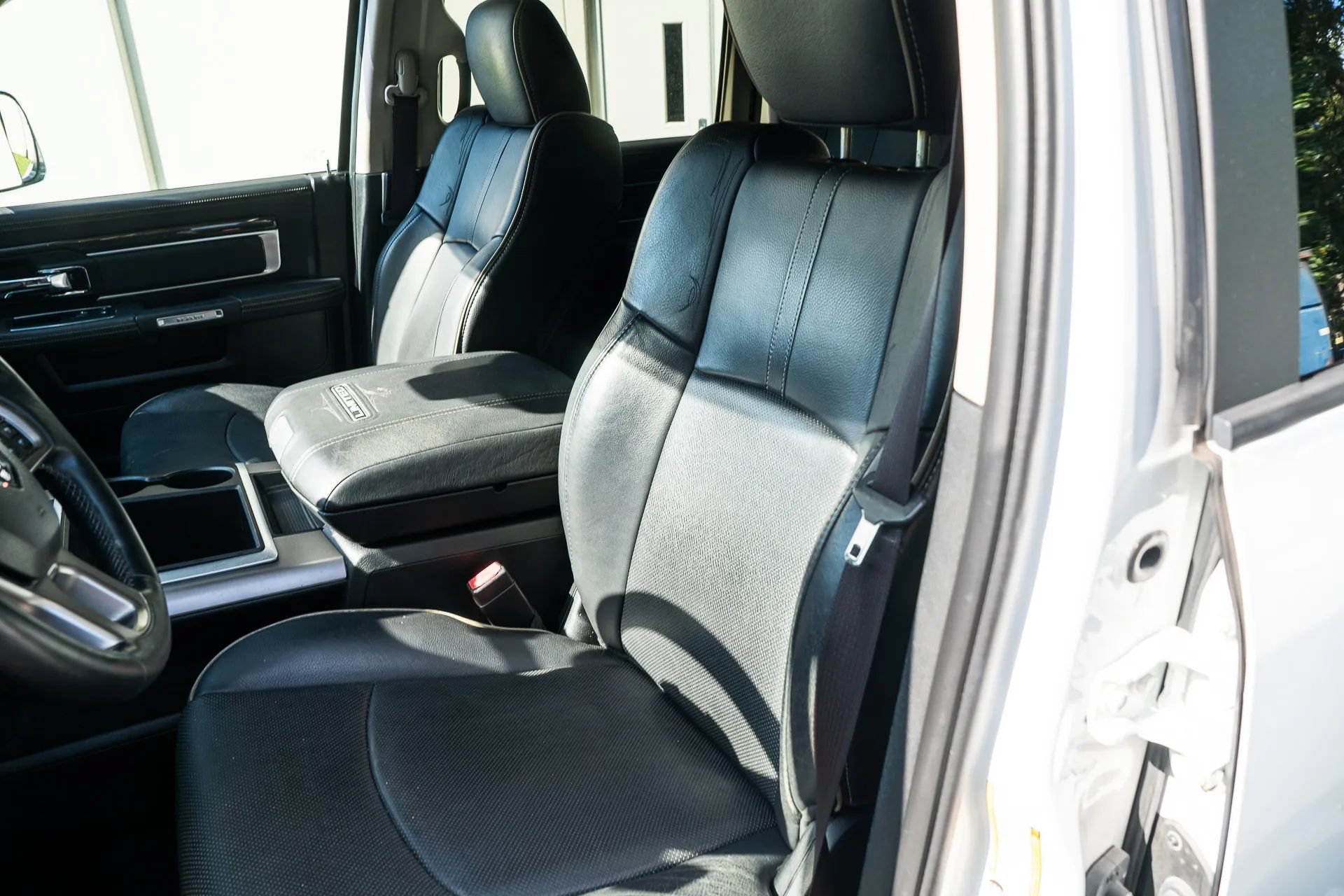 Used 2015 RAM 2500 Limited AWD/4WD image 18