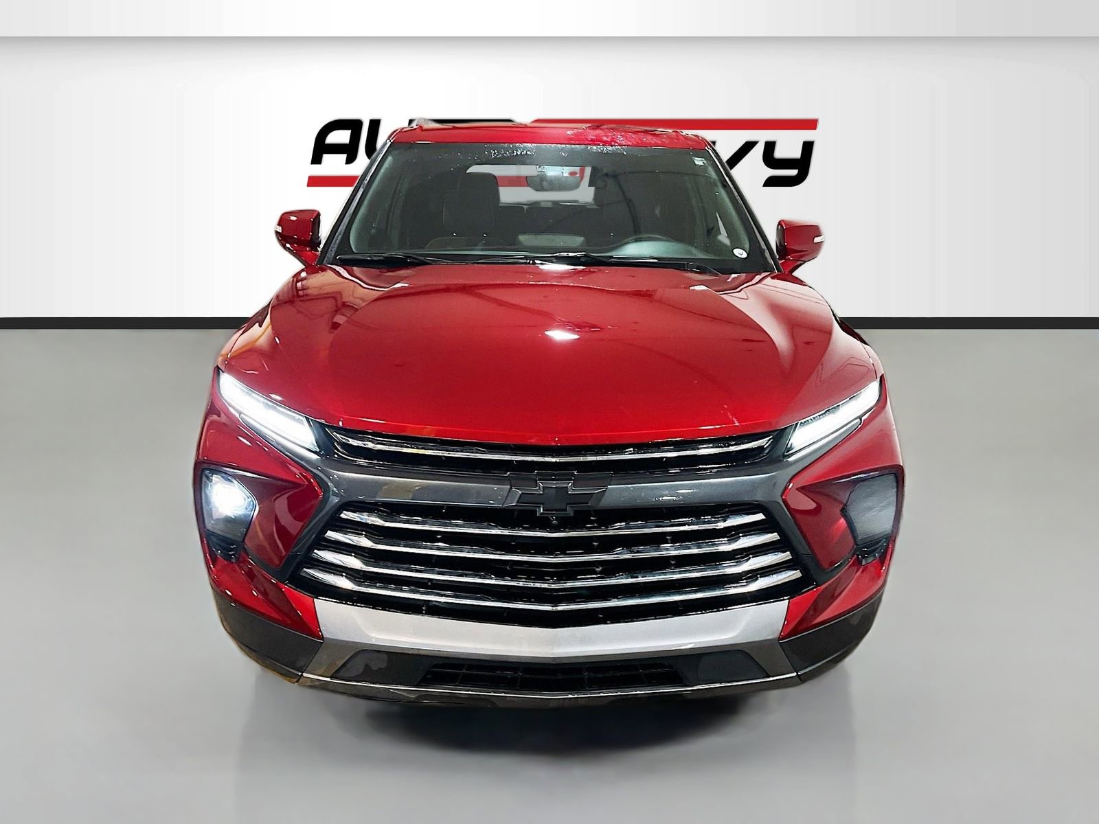 Used 2025 Chevrolet Blazer Premier w/ Driver Confidence II Package AWD/4WD image 2