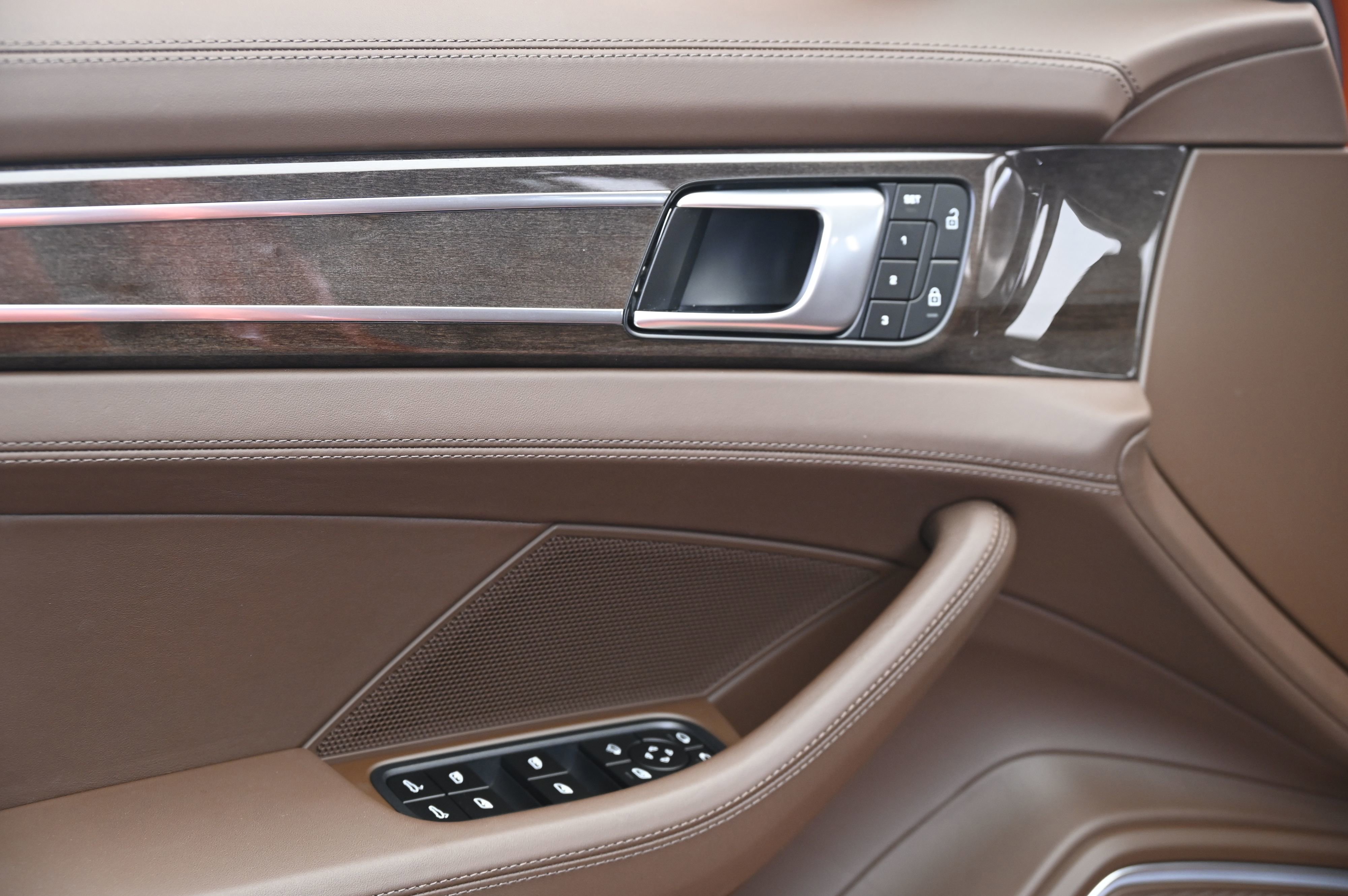 Used 2023 Porsche Panamera GTS image 27