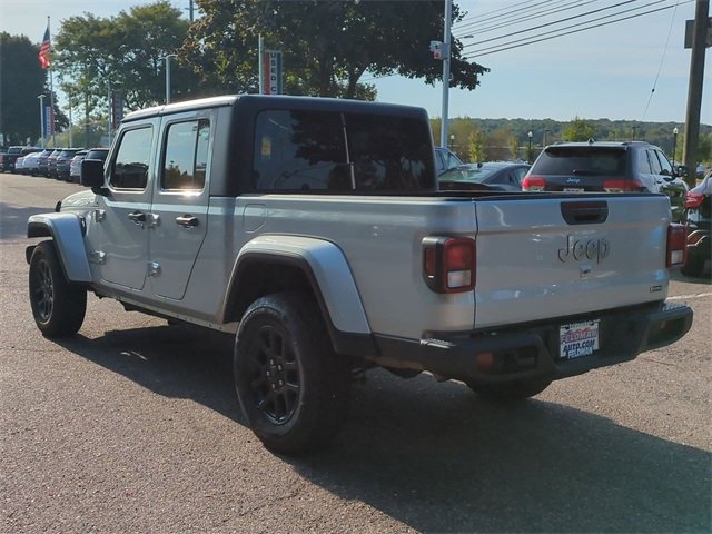 Used 2023 Jeep Gladiator Overland image 3