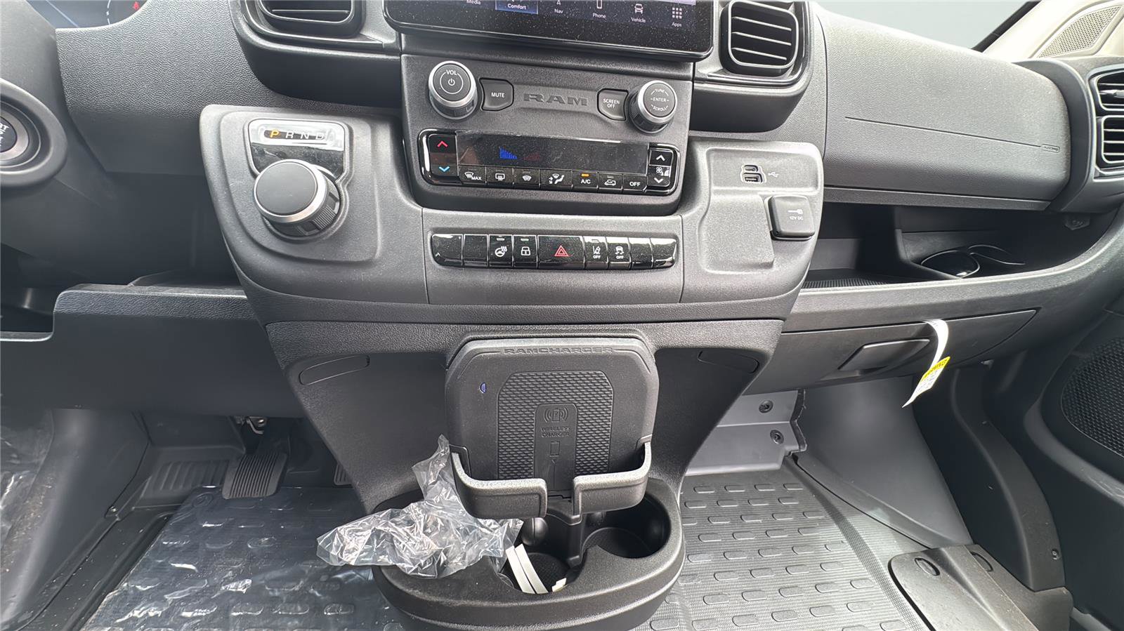 Certified 2024 RAM ProMaster 3500 w/ Delivery Van Package FWD image 18