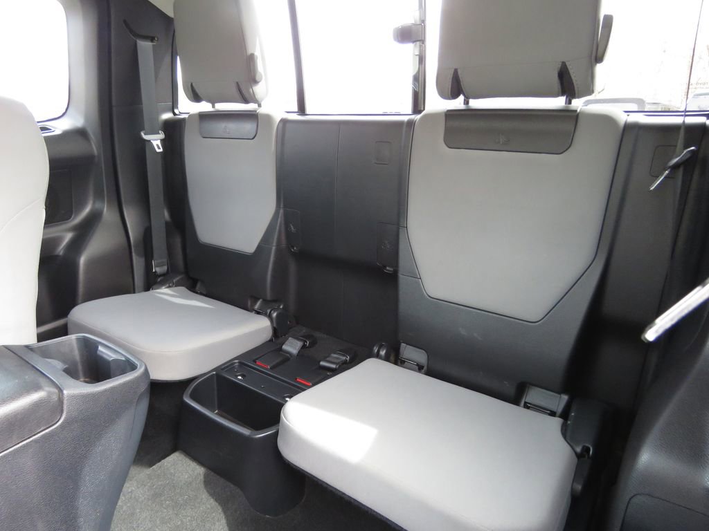 Used 2019 Toyota Tacoma SR5 AWD/4WD image 11