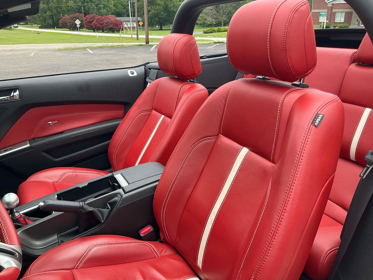 Used 2013 Ford Mustang GT Premium RWD image 36