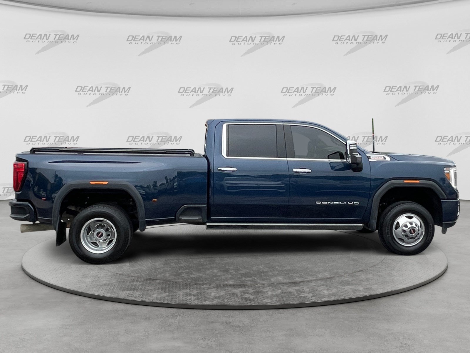 Used 2022 GMC Sierra 3500 Denali w/ Denali Ultimate Package AWD/4WD image 9