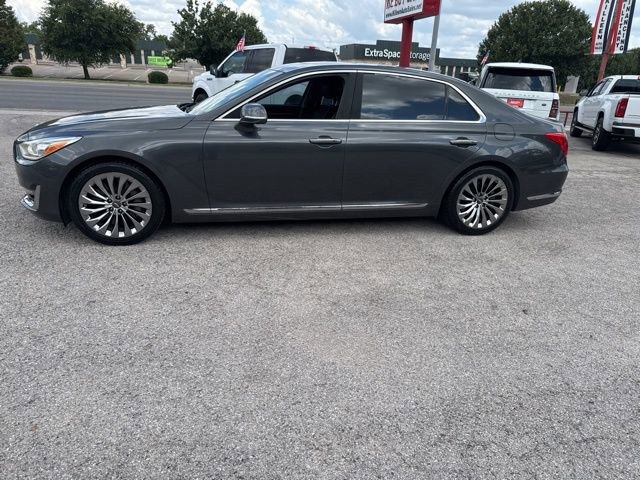 Used 2018 Genesis G90 3.3T Premium RWD image 1
