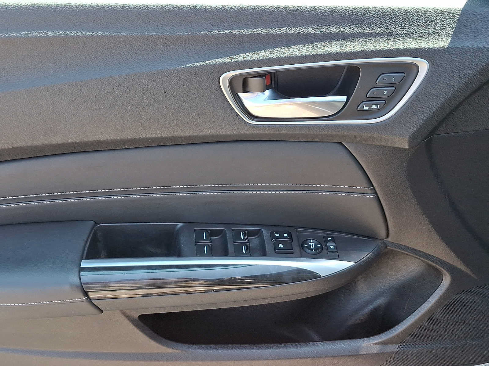 Used 2018 Acura TLX V6 SH-AWD w/ Technology Pkg image 12