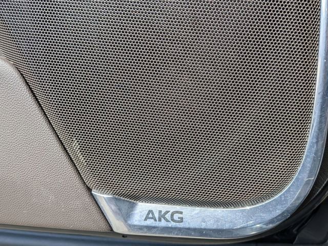 Used 2021 Cadillac Escalade Premium Luxury image 16