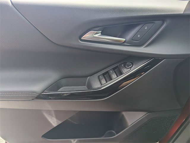 New 2025 Chevrolet Equinox LT w/ Safety and Technology Package image 17