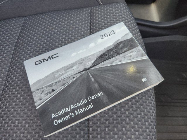 Used 2023 GMC Acadia SLE w/ Driver Convenience Package image 15