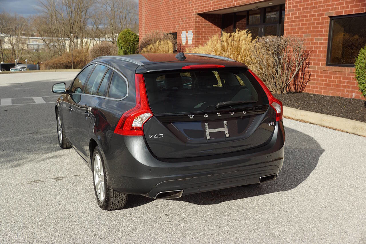 Used 2016 Volvo V60 T5 Premier w/ Convenience Package image 7