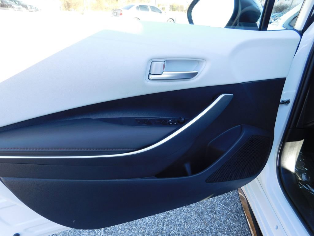 Used 2025 Toyota Corolla SE image 12
