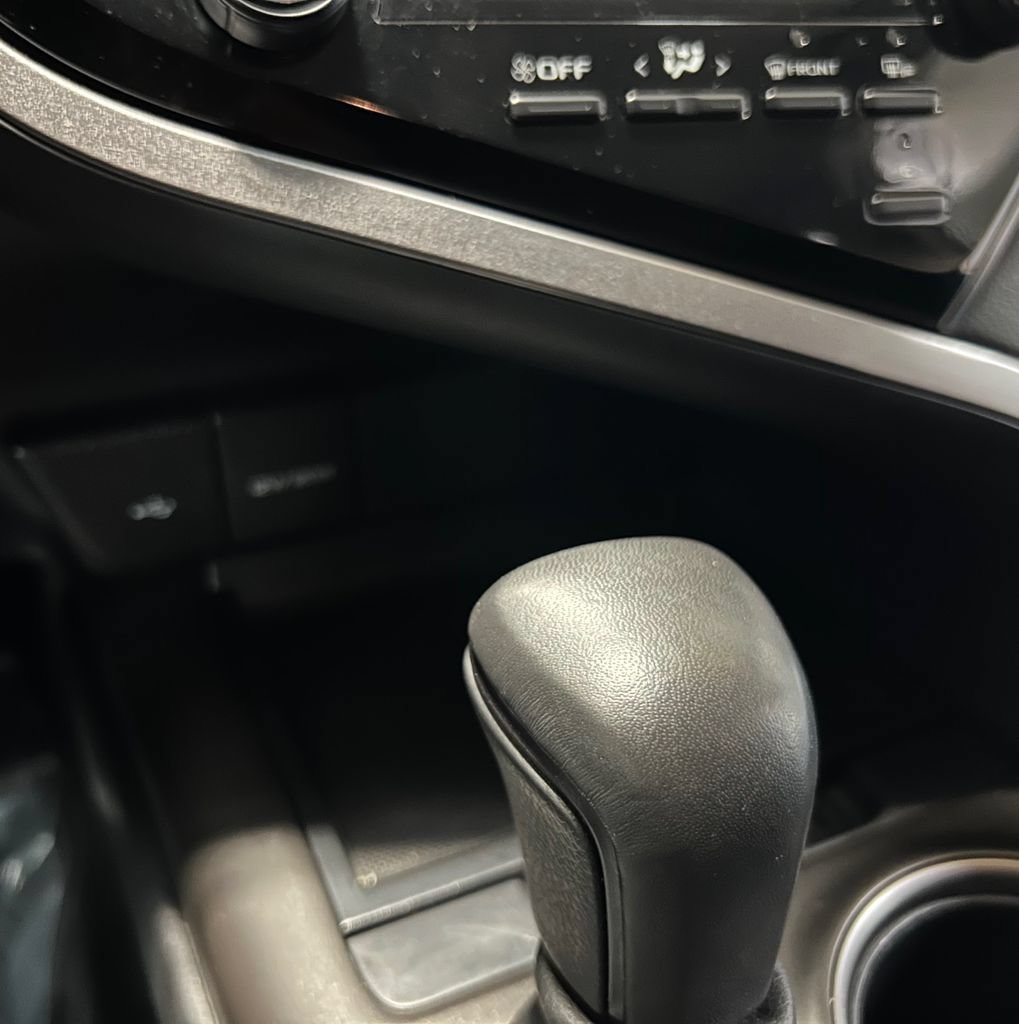 Used 2024 Toyota Camry SE FWD image 11