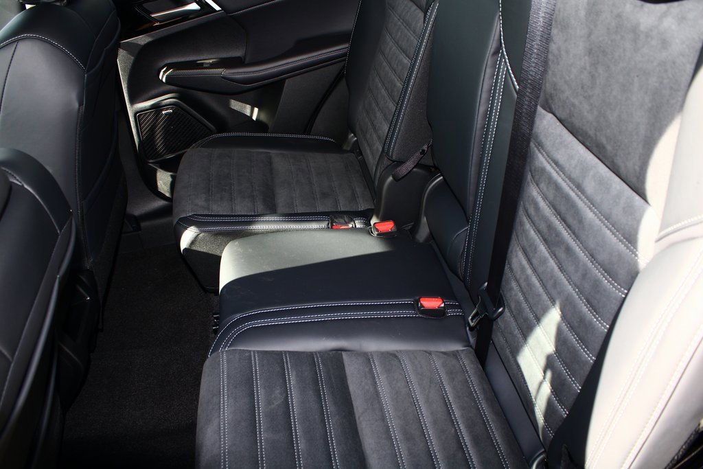 New 2026 Mitsubishi Outlander SE image 11