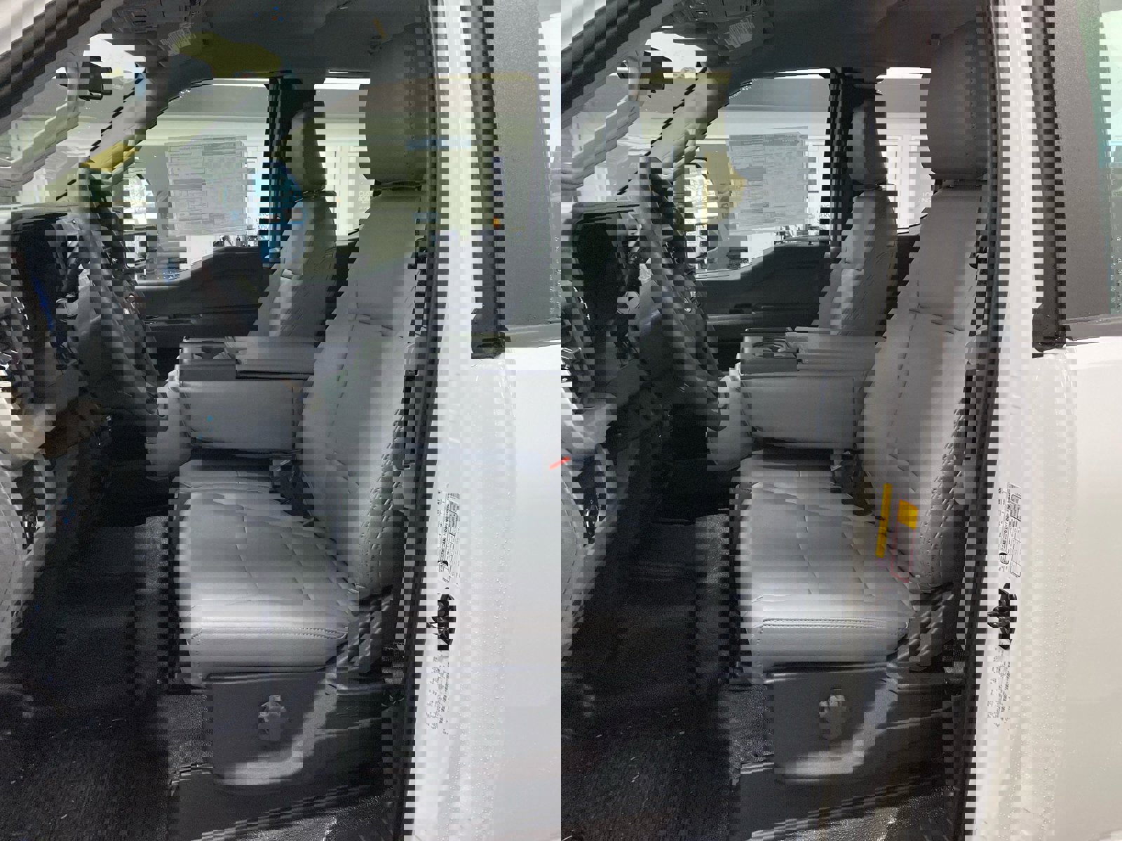 New 2026 Ford F250 XL w/ XL Chrome Package image 10