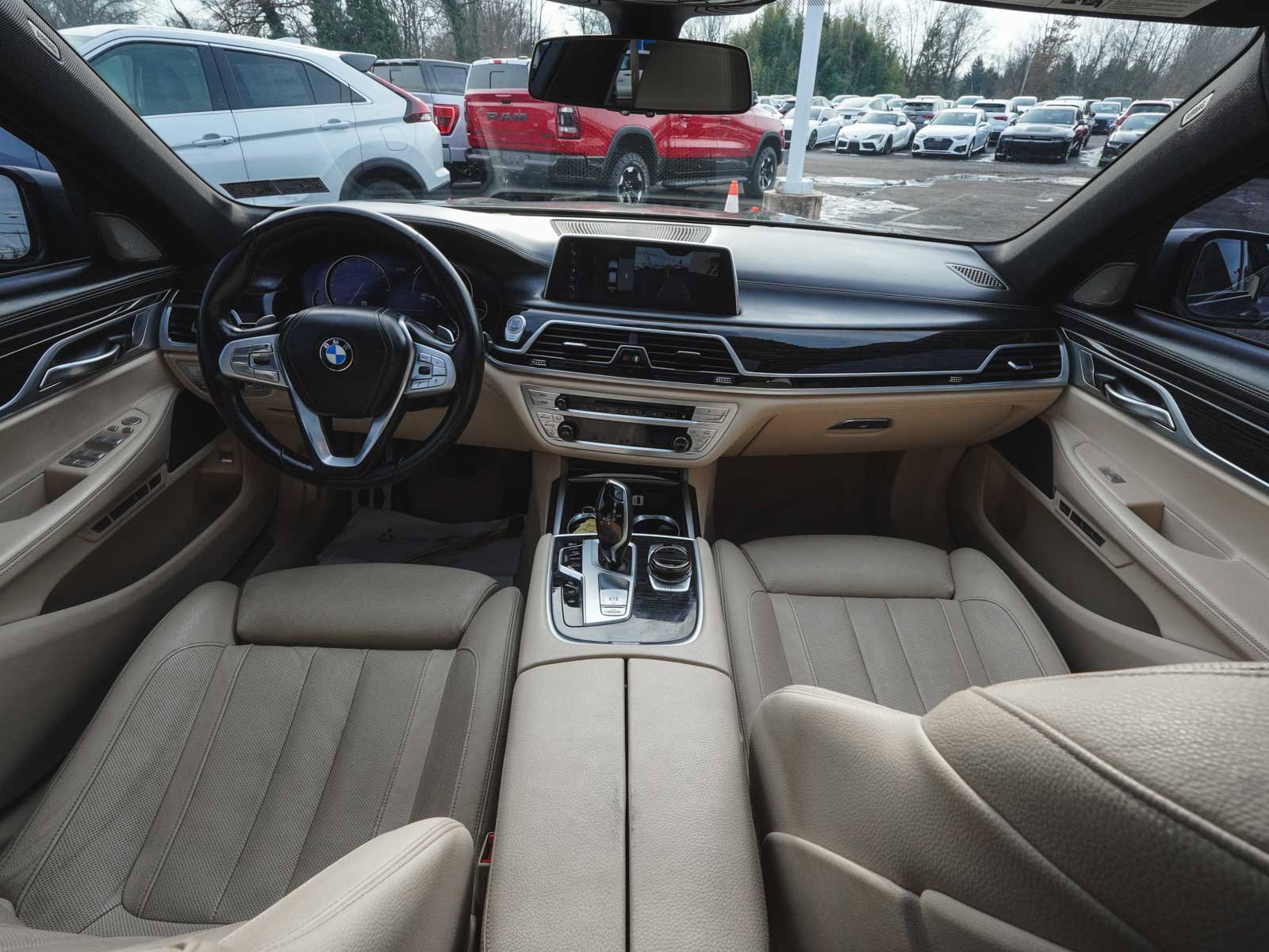 Used 2017 BMW 740i image 37