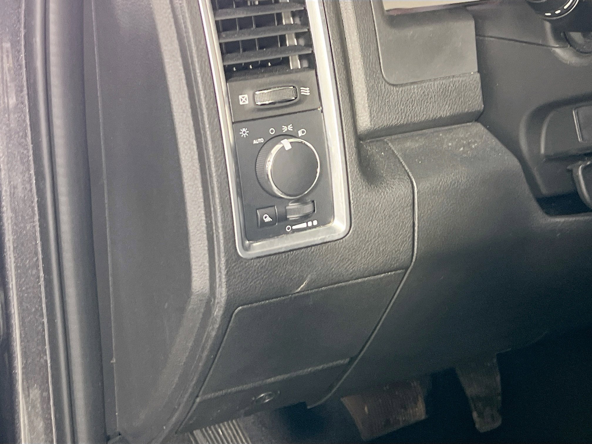 Used 2022 RAM 1500 Classic Warlock w/ Warlock Decor Package image 10