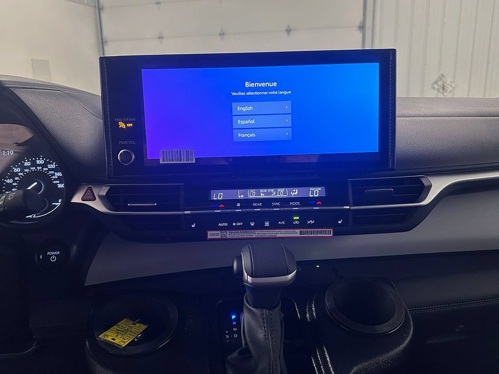 Used 2026 Toyota Sienna XLE FWD image 39