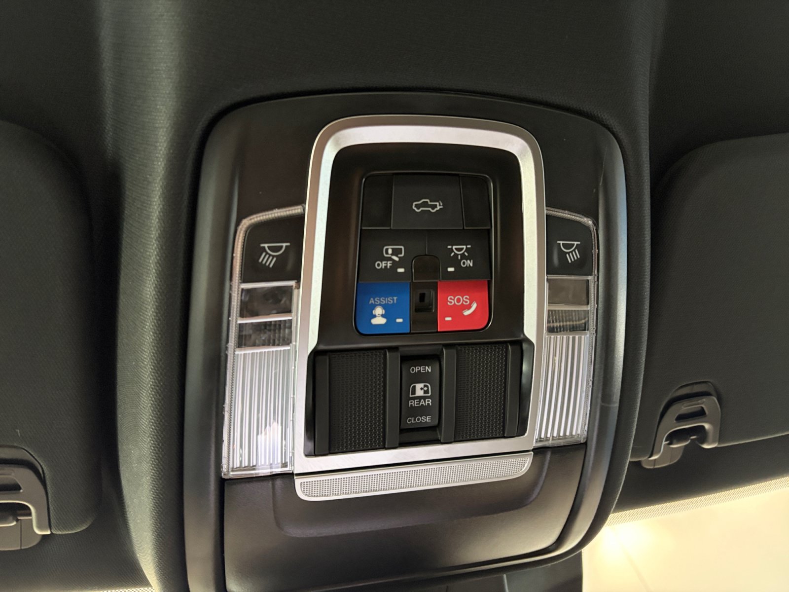 Used 2023 RAM 1500 Laramie AWD/4WD image 26