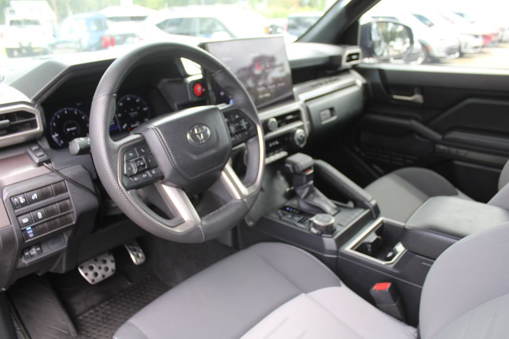 Used 2024 Toyota Tacoma TRD Sport AWD/4WD image 28
