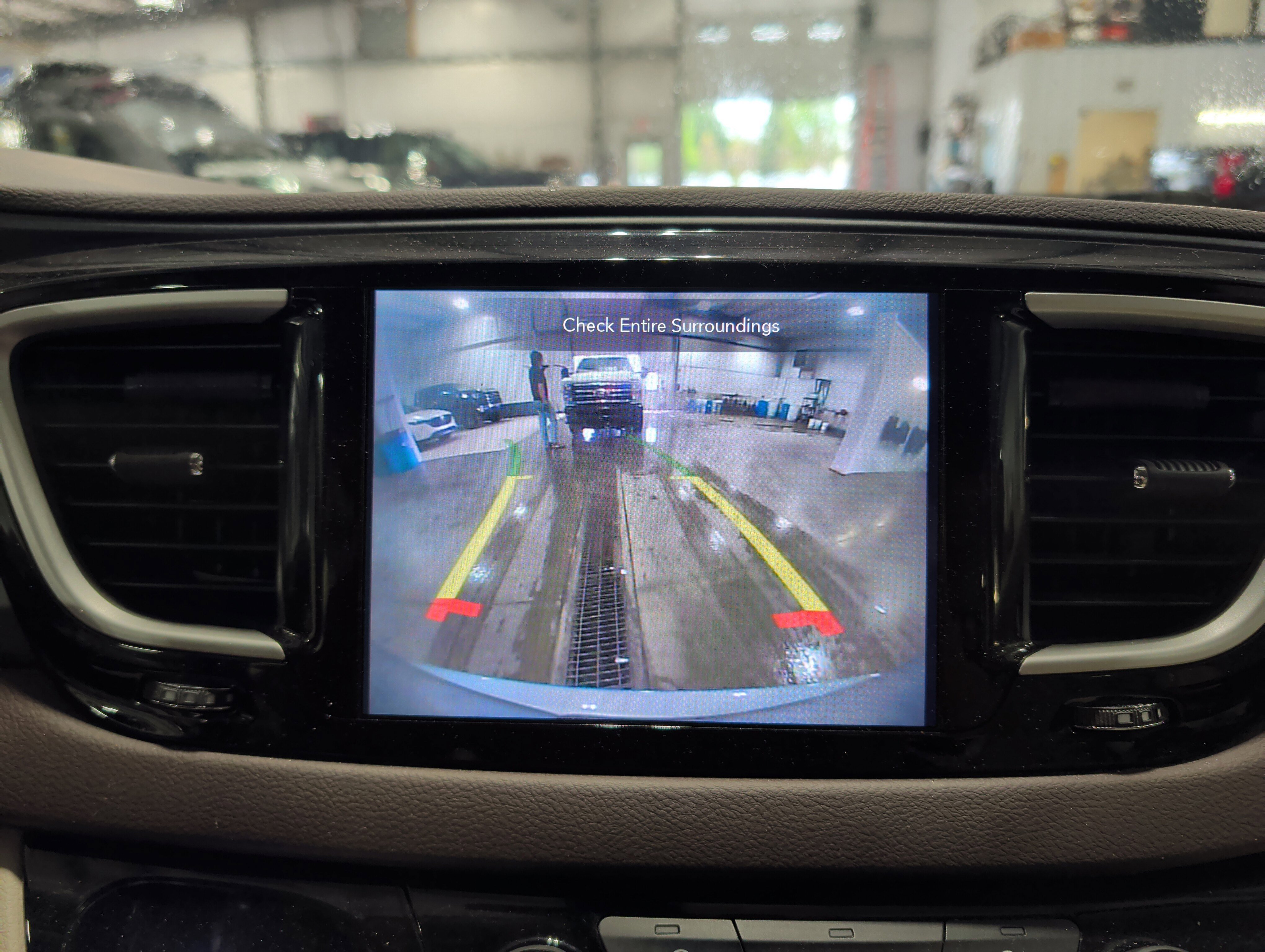 Used 2020 Chrysler Pacifica Touring-L Plus FWD image 13