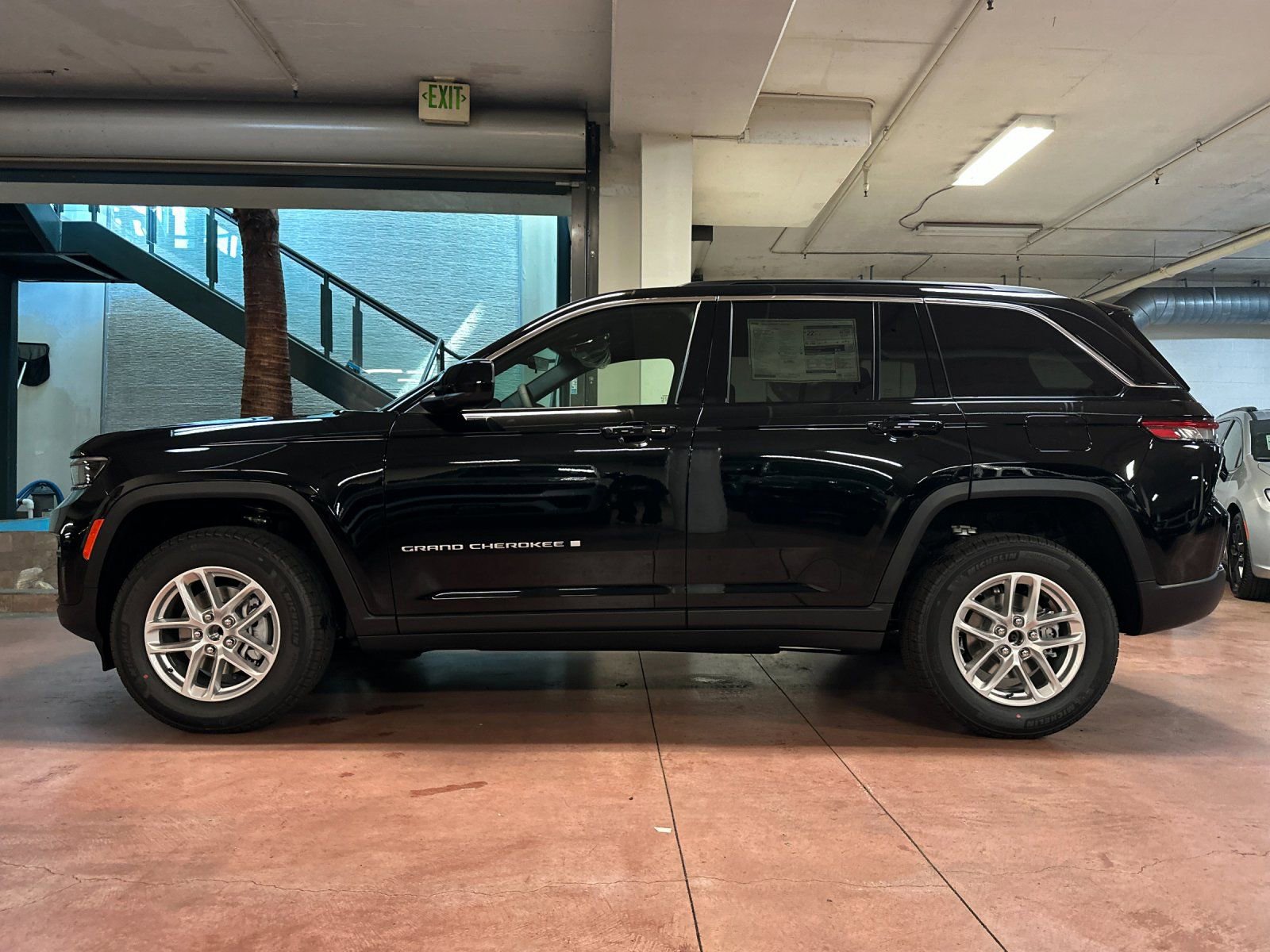 New 2026 Jeep Grand Cherokee Laredo image 2