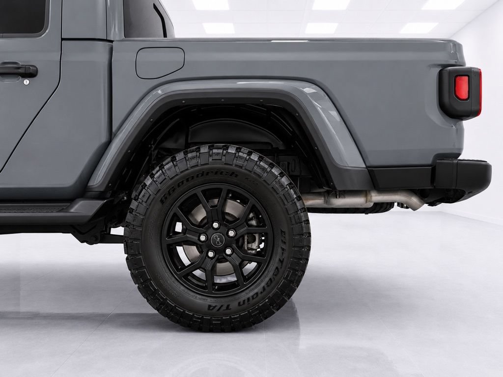 Used 2025 Jeep Gladiator Sport AWD/4WD image 9