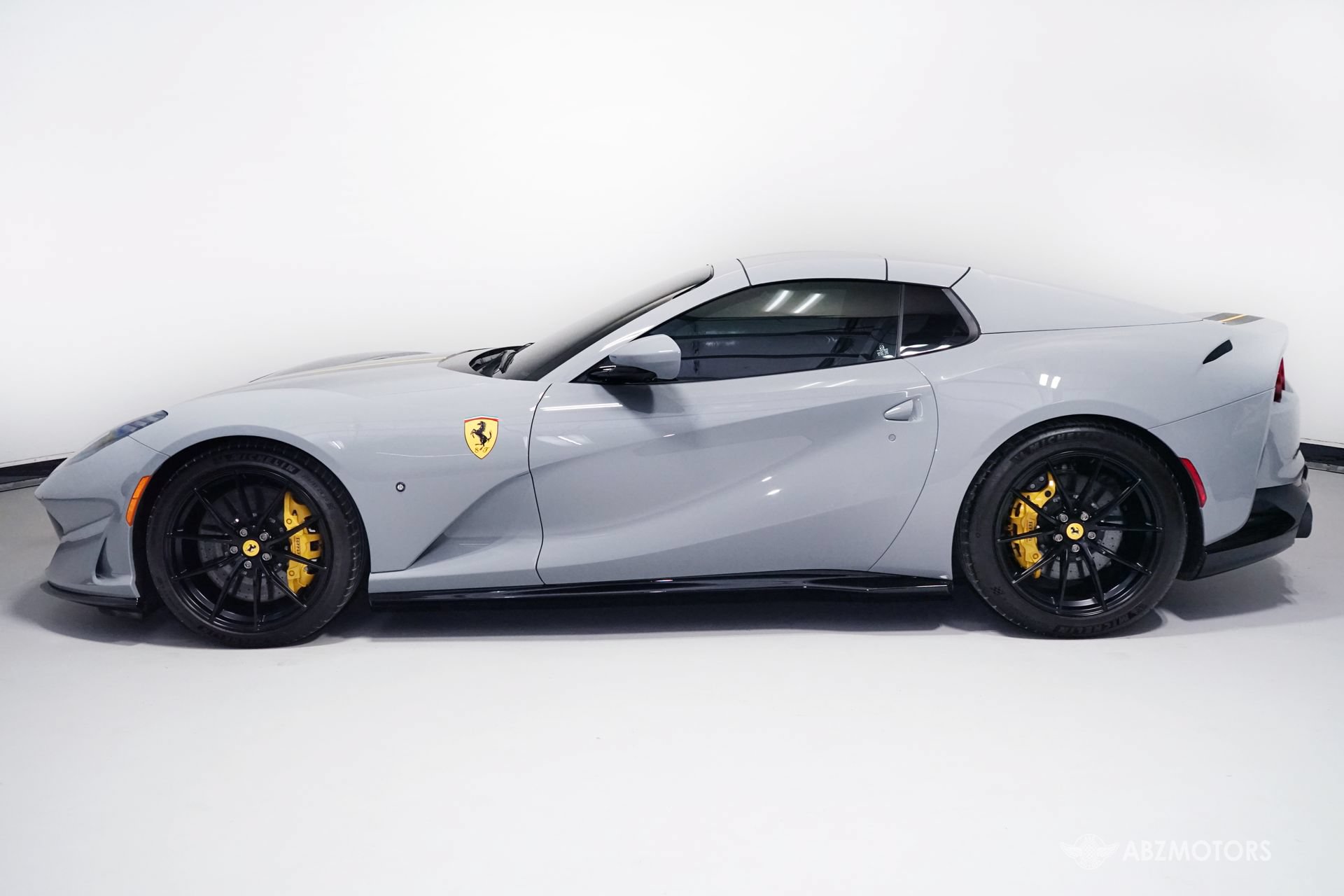 Used 2022 Ferrari 812 GTS RWD image 5