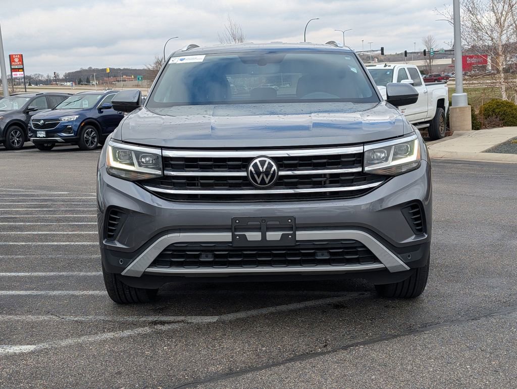 Used 2023 Volkswagen Atlas Cross Sport SE image 2