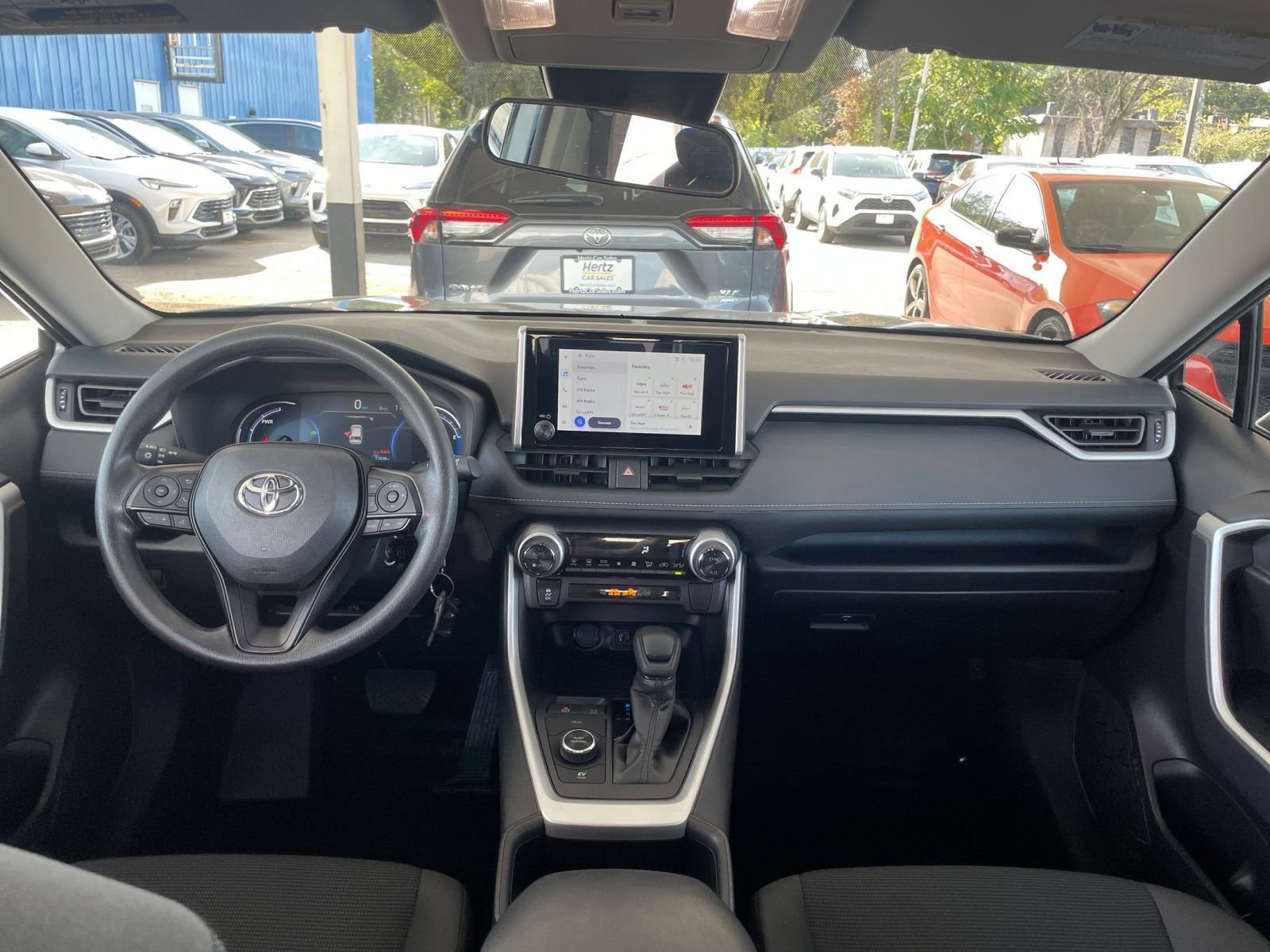 Used 2025 Toyota RAV4 LE image 32