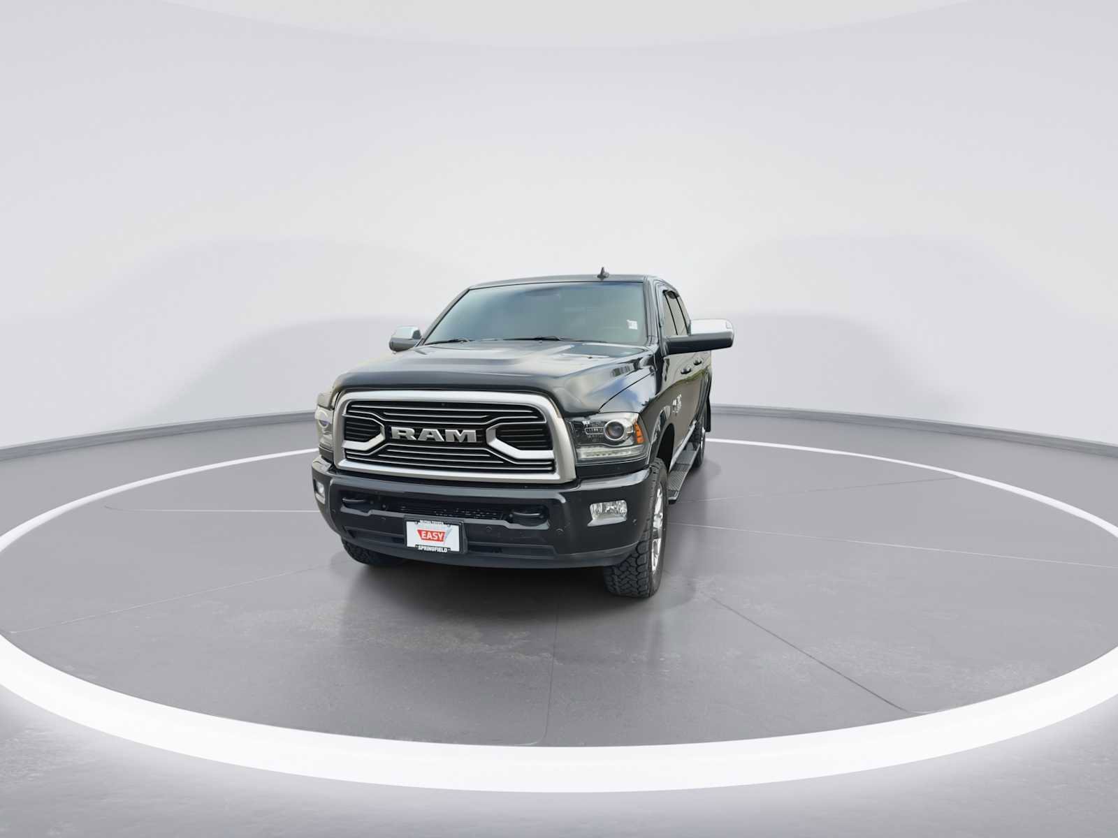 Used 2018 RAM 3500 Laramie Longhorn AWD/4WD image 3