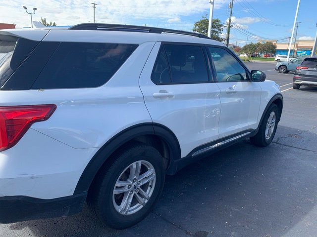 Used 2024 Ford Explorer XLT w/ Equipment Group 202A AWD/4WD image 3