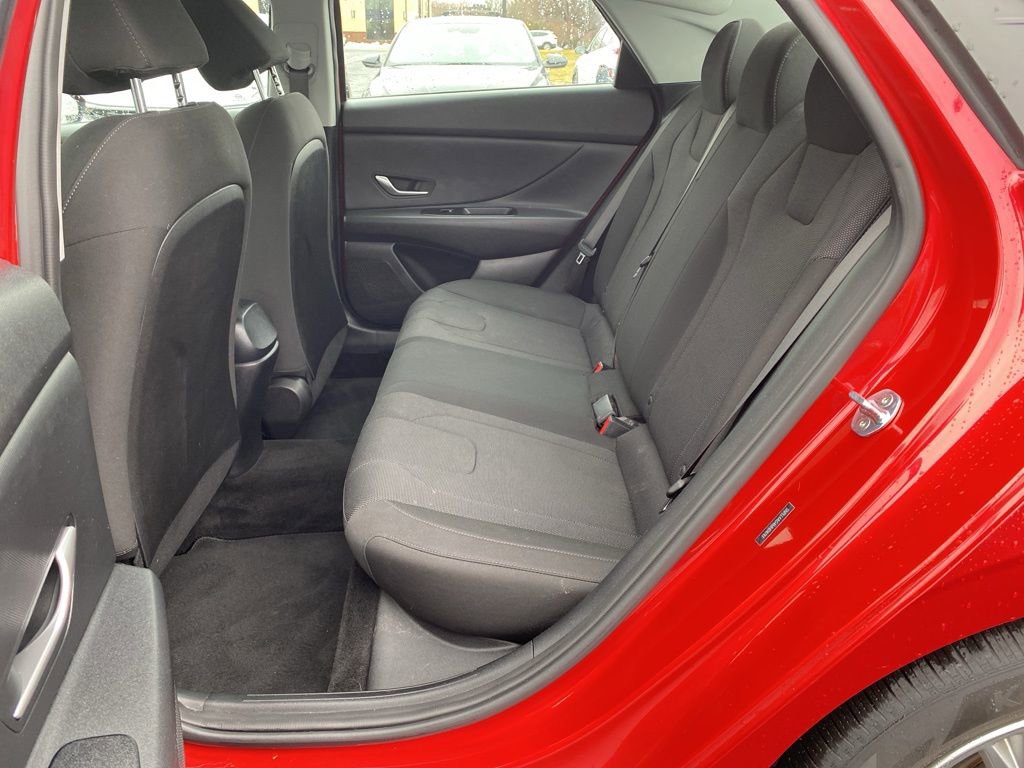 Certified 2021 Hyundai Elantra SE image 13