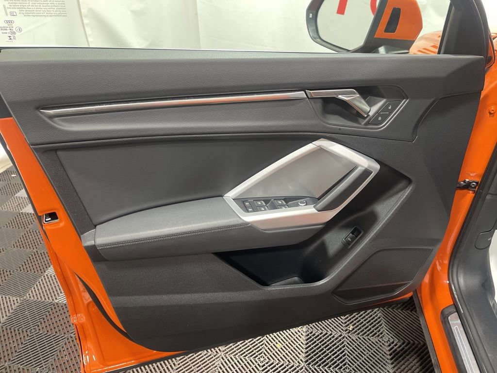 Used 2025 Audi Q3 2.0T Premium image 19