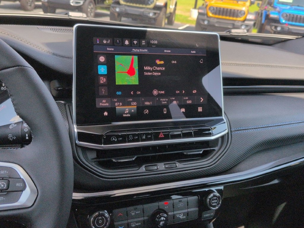 New 2026 Jeep Compass Latitude AWD/4WD image 23