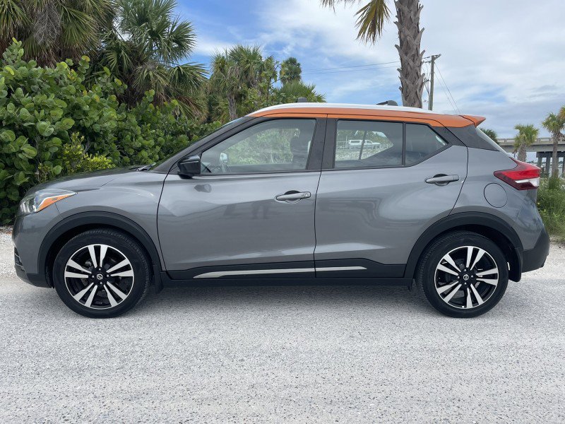 Used 2019 Nissan Kicks SR w/ SR Premium Package image 3