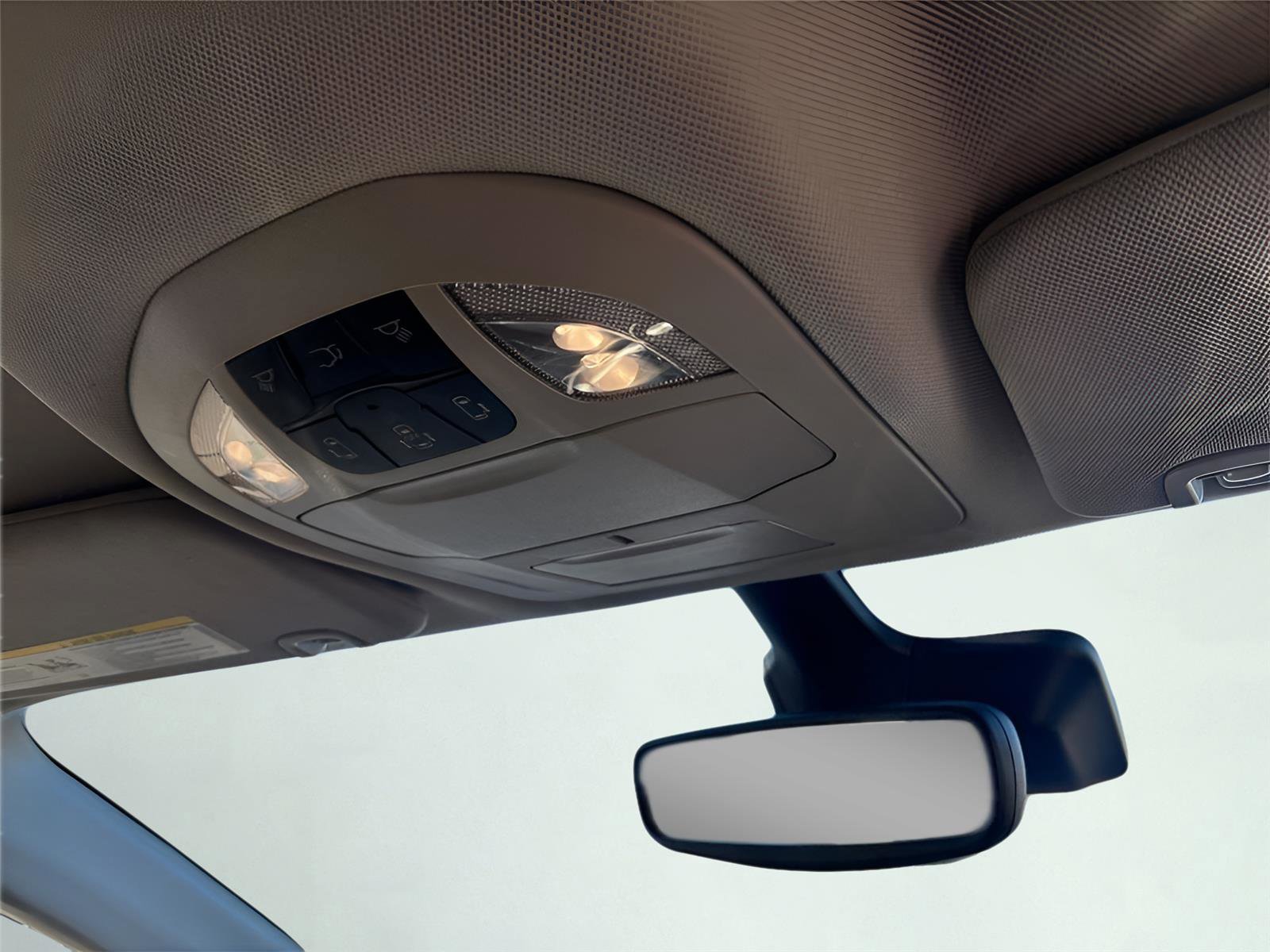 Used 2024 Chrysler Pacifica Touring-L FWD image 24