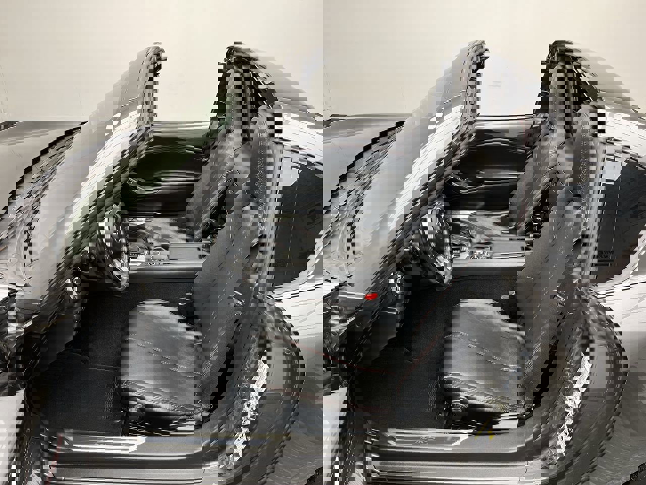 Used 2017 MAZDA MX-5 Miata RF Grand Touring video 3