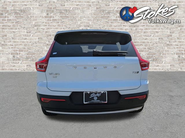 Used 2019 Volvo XC40 T5 Momentum image 5