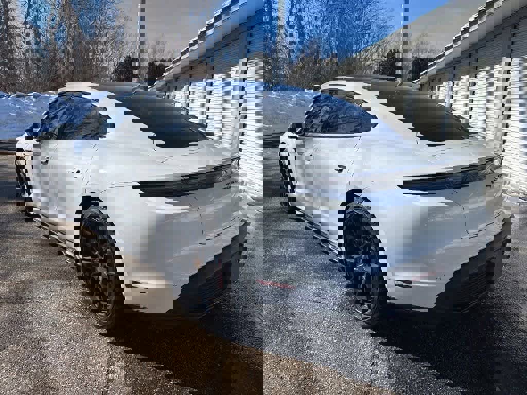 Certified 2022 Porsche Taycan GTS image 3