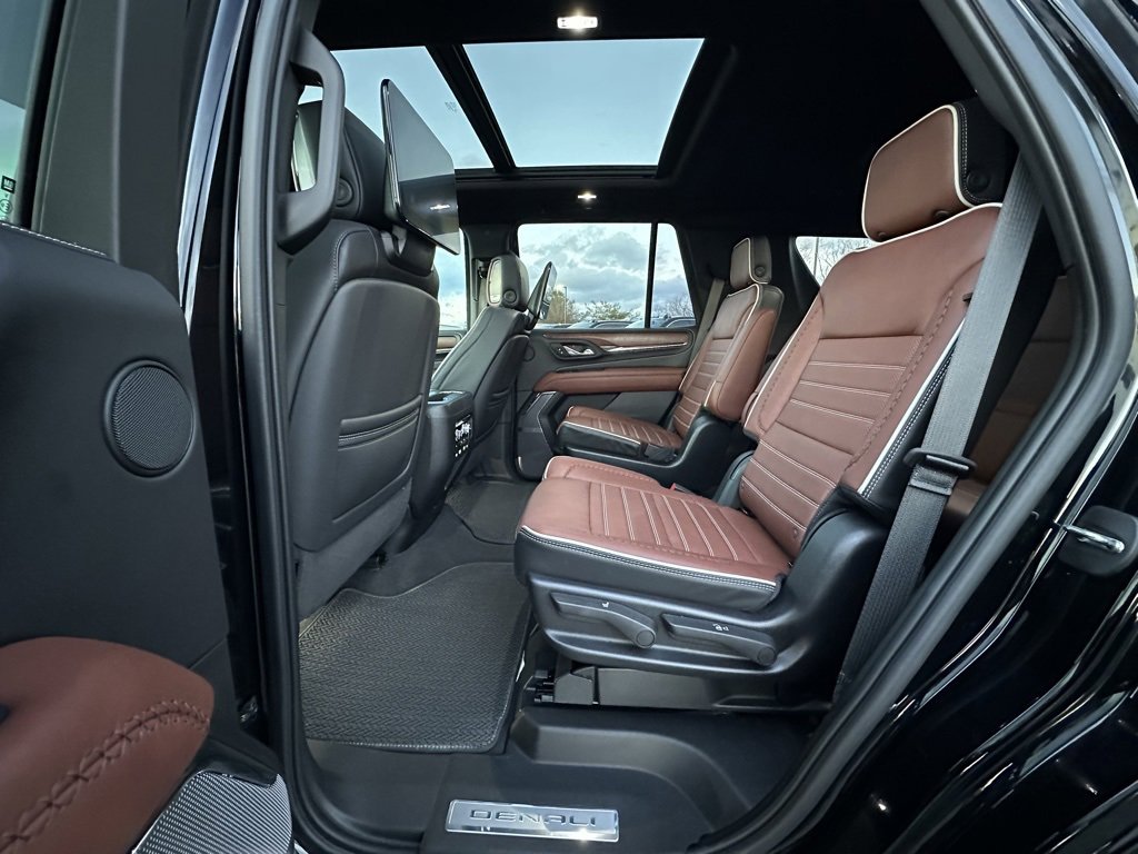Used 2023 GMC Yukon Denali Ultimate image 13