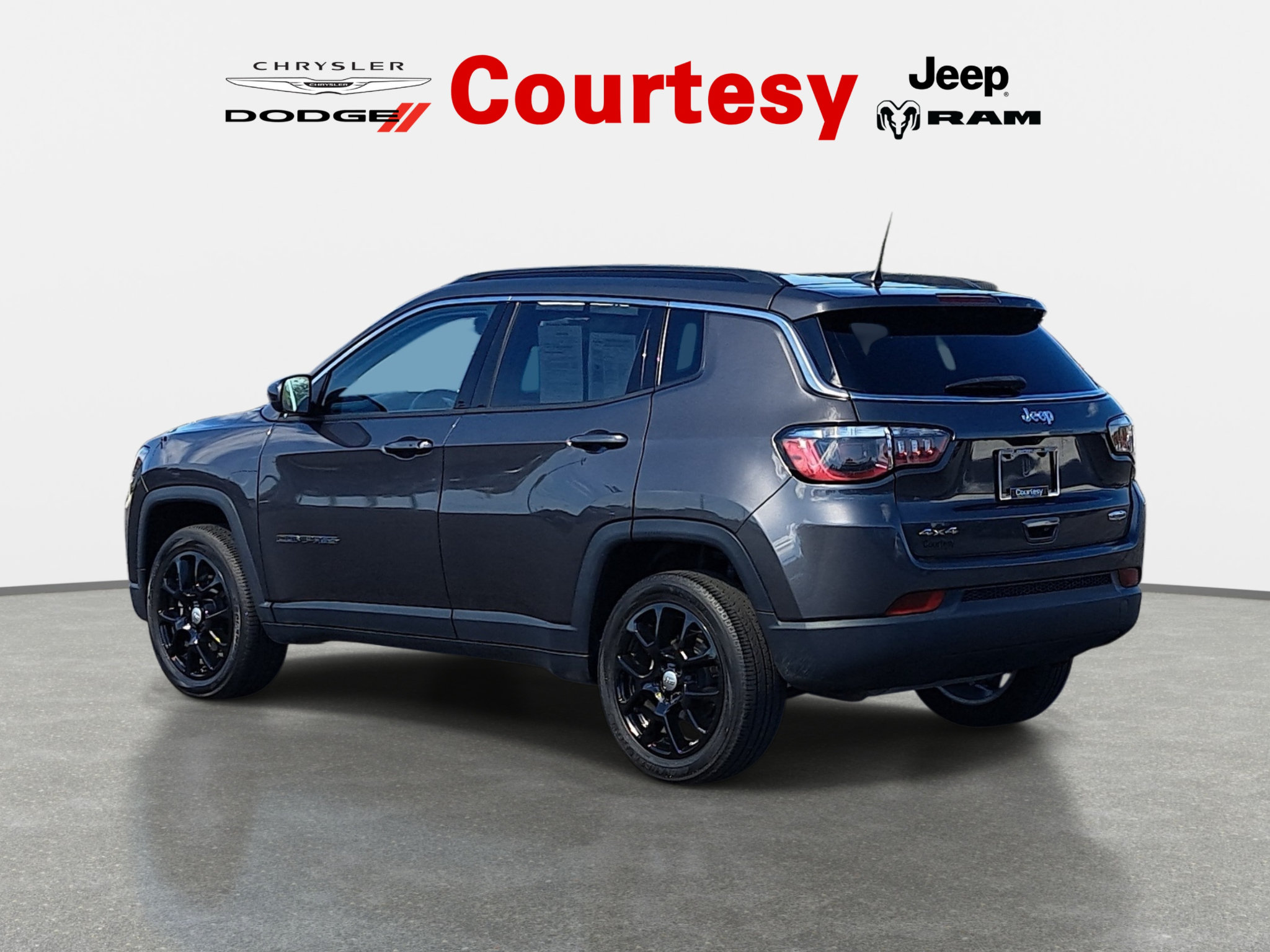 Certified 2023 Jeep Grand Cherokee Limited w/ Trailer Tow Prep Group (B) AWD/4WD image 5