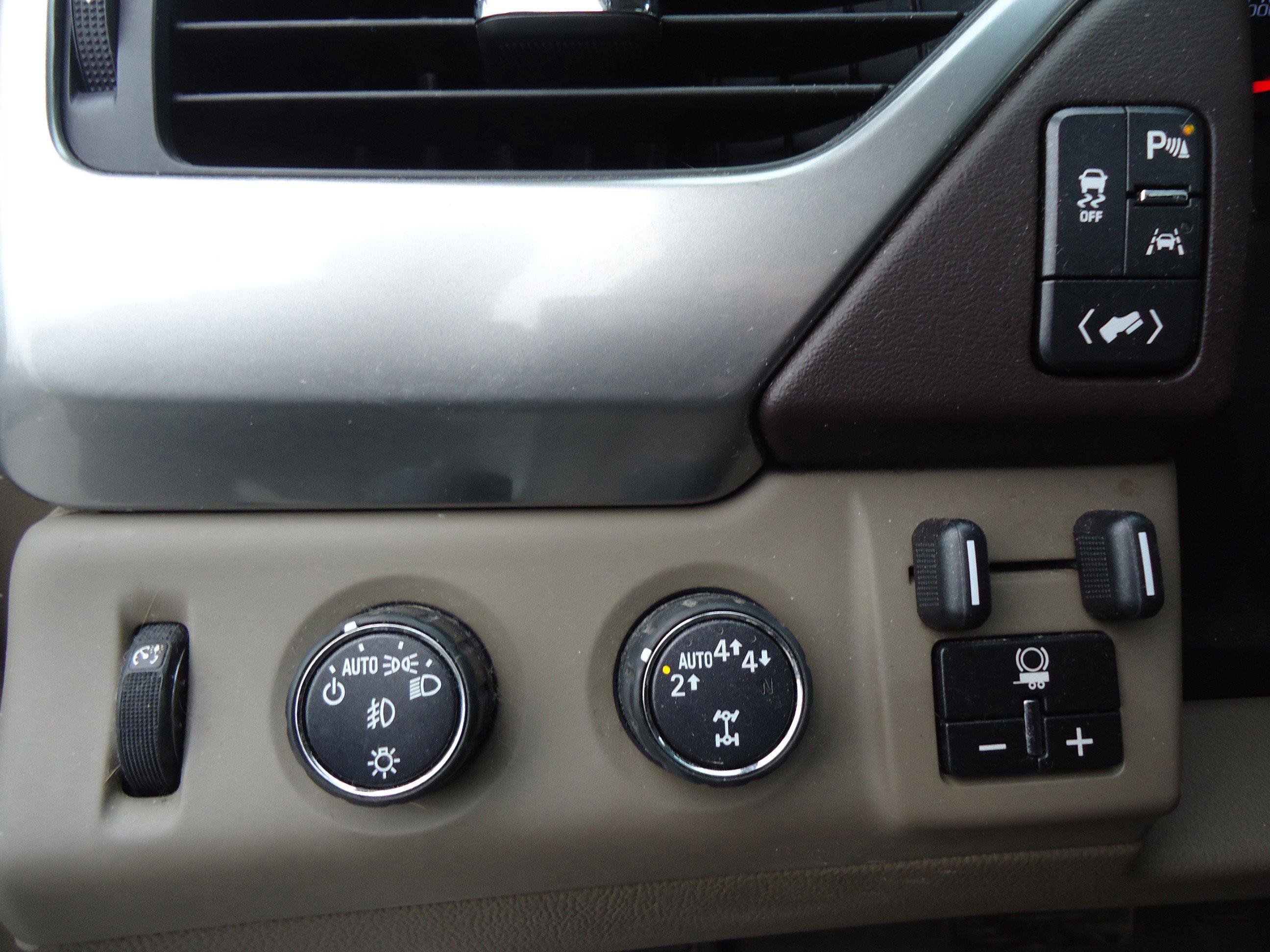 Used 2017 Chevrolet Suburban Premier image 14