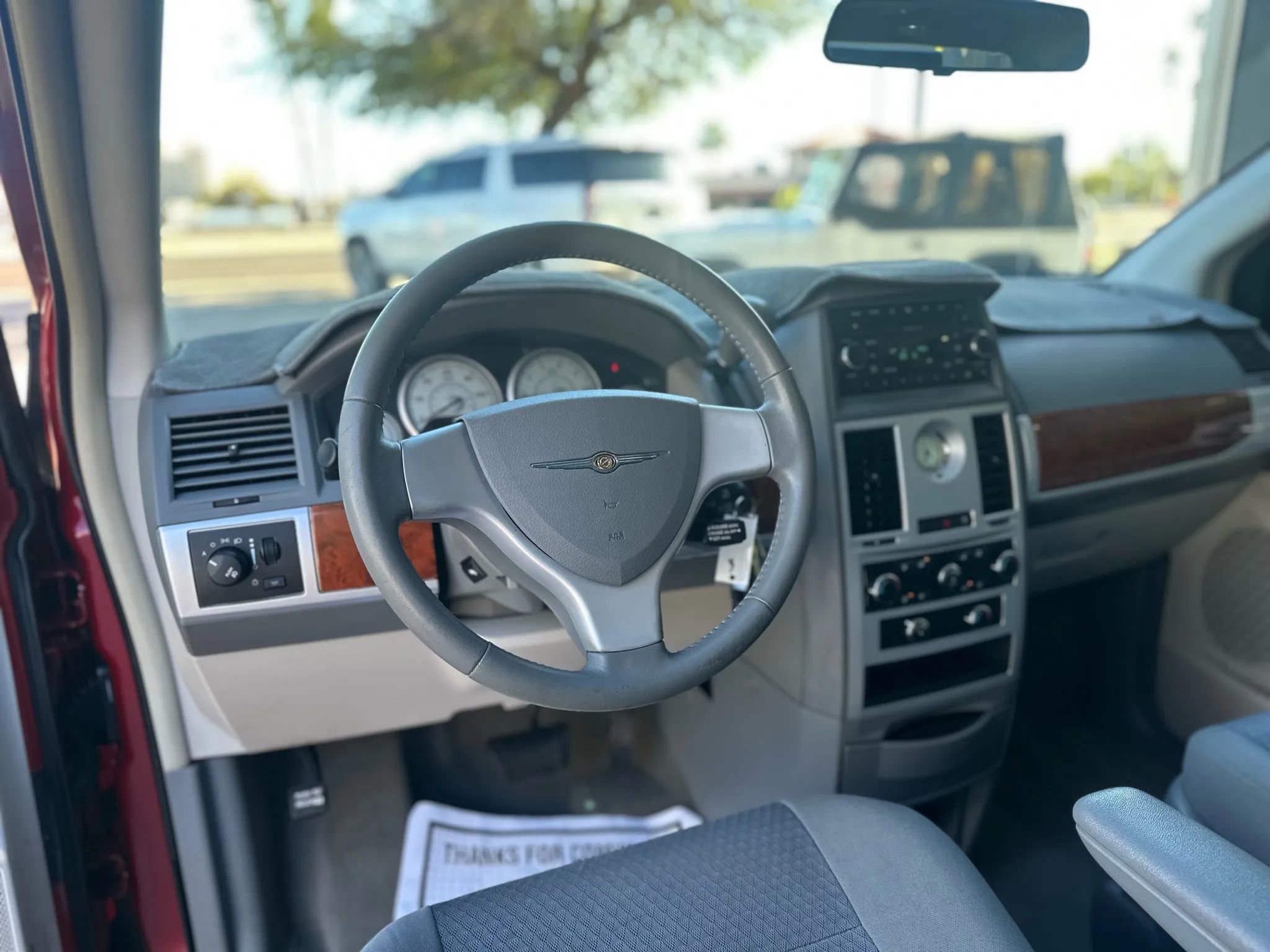 Used 2009 Chrysler Town & Country Touring image 22